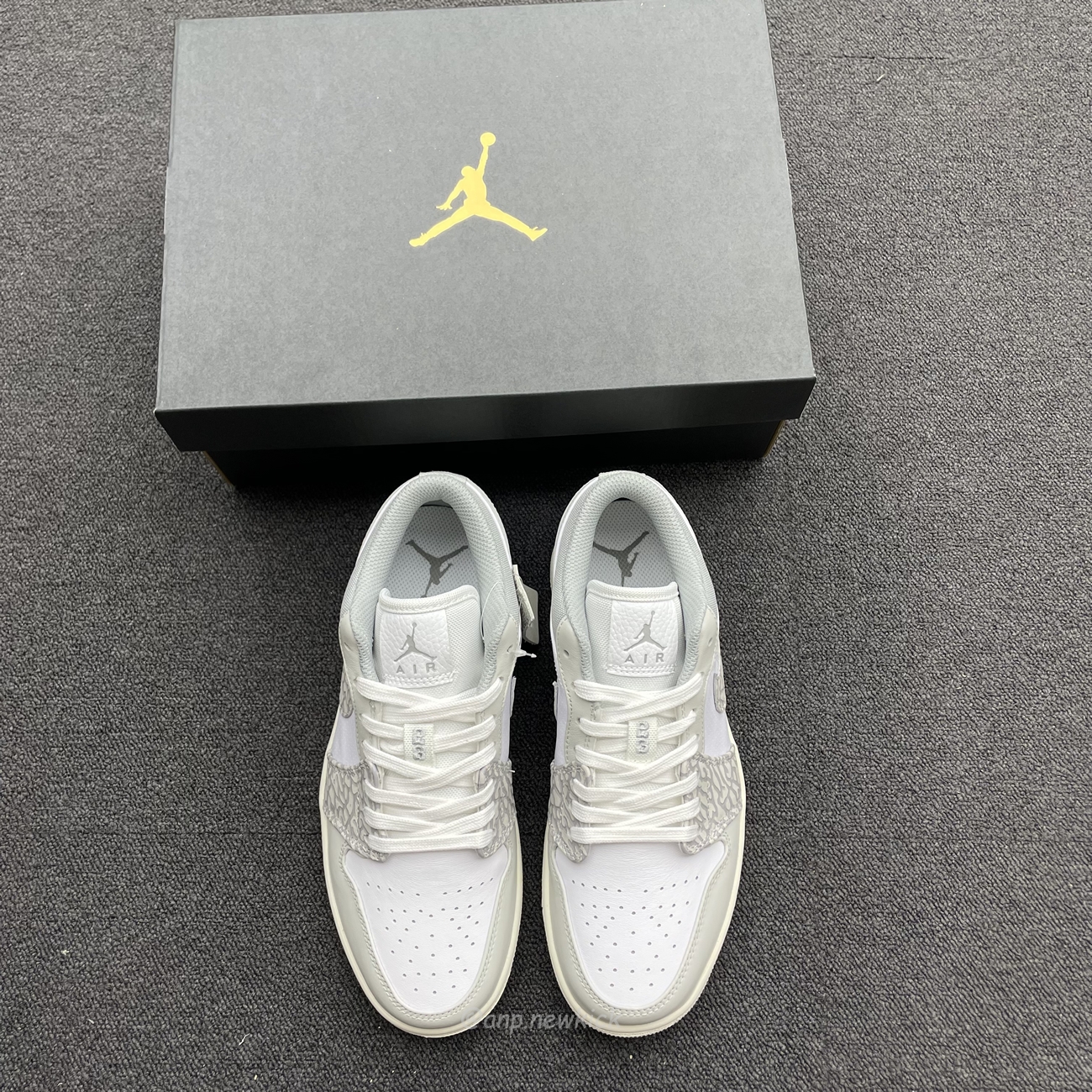 Air Jordan 1 Low Prm Smoke Grey Elephant Dh4269 100 (6) - www.newkick.org Air Jordan 1 Low Prm Smoke Grey Elephant Dh4269 100 (6) - www.newkick.org