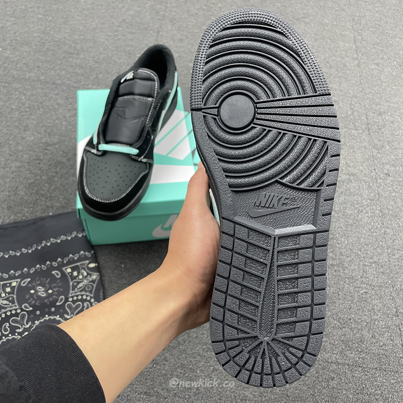 Air Jordan 1 Low Dazzles With Tiffany Cus Travis Dm7866 311 (2) - www.newkick.org Air Jordan 1 Low Dazzles With Tiffany Cus Travis Dm7866 311 (2) - www.newkick.org