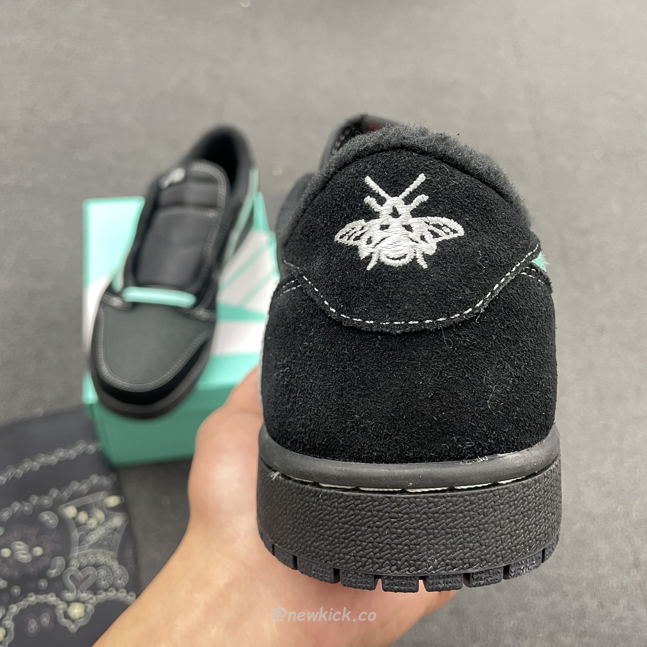 Air Jordan 1 Low Dazzles With Tiffany Cus Travis Dm7866 311 (4) - www.newkick.org Air Jordan 1 Low Dazzles With Tiffany Cus Travis Dm7866 311 (4) - www.newkick.org