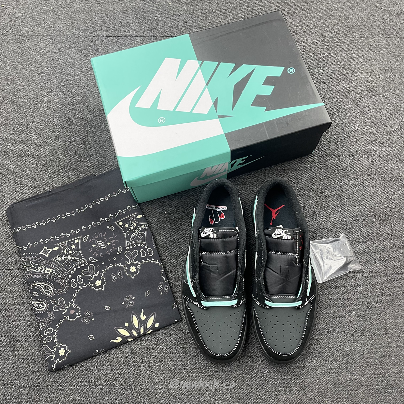 Air Jordan 1 Low Dazzles With Tiffany Cus Travis Dm7866 311 (6) - www.newkick.org Air Jordan 1 Low Dazzles With Tiffany Cus Travis Dm7866 311 (6) - www.newkick.org