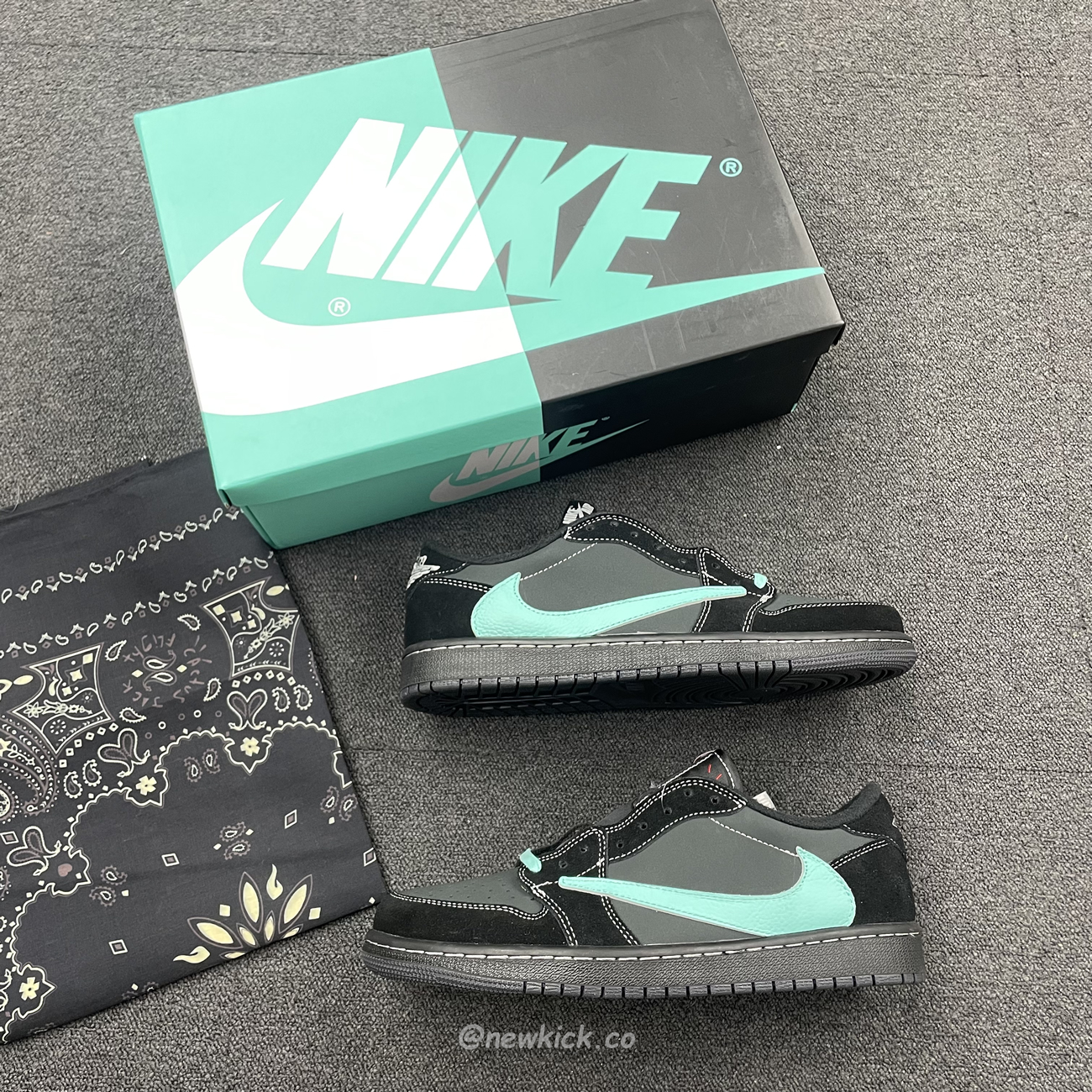 Air Jordan 1 Low Dazzles With Tiffany Cus Travis Dm7866 311 (7) - www.newkick.org Air Jordan 1 Low Dazzles With Tiffany Cus Travis Dm7866 311 (7) - www.newkick.org