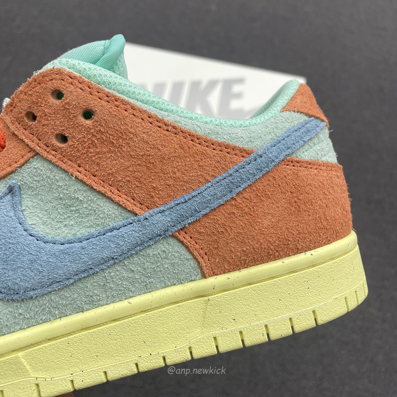 Nike Sb Dunk Low Orange Emerald Rise Dv5429 800 (13) - www.newkick.org