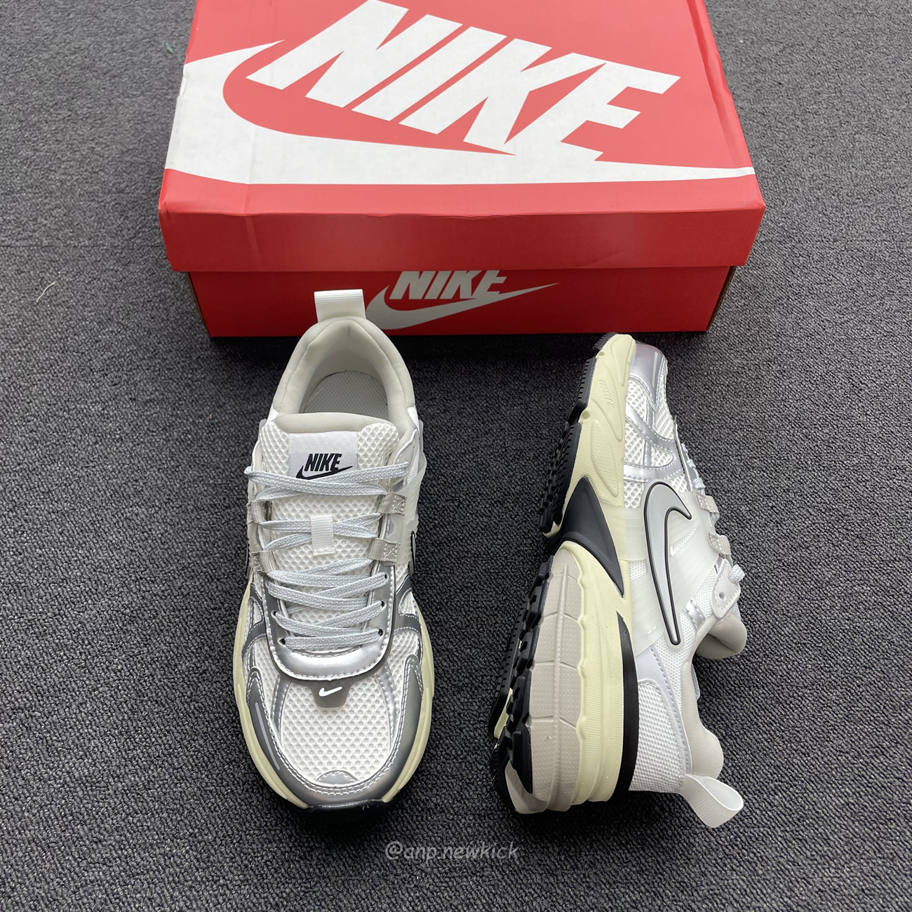Nike V2k Run Summit White Metallic Silver Fd0736 100 (7) - www.newkick.org Nike V2k Run Summit White Metallic Silver Fd0736 100 (7) - www.newkick.org