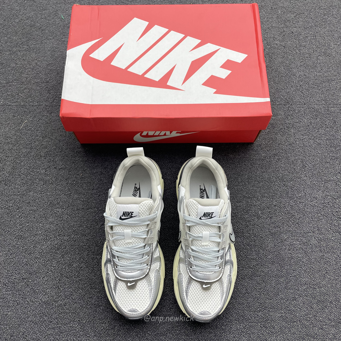 Nike V2k Run Summit White Metallic Silver Fd0736 100 (8) - www.newkick.org Nike V2k Run Summit White Metallic Silver Fd0736 100 (8) - www.newkick.org