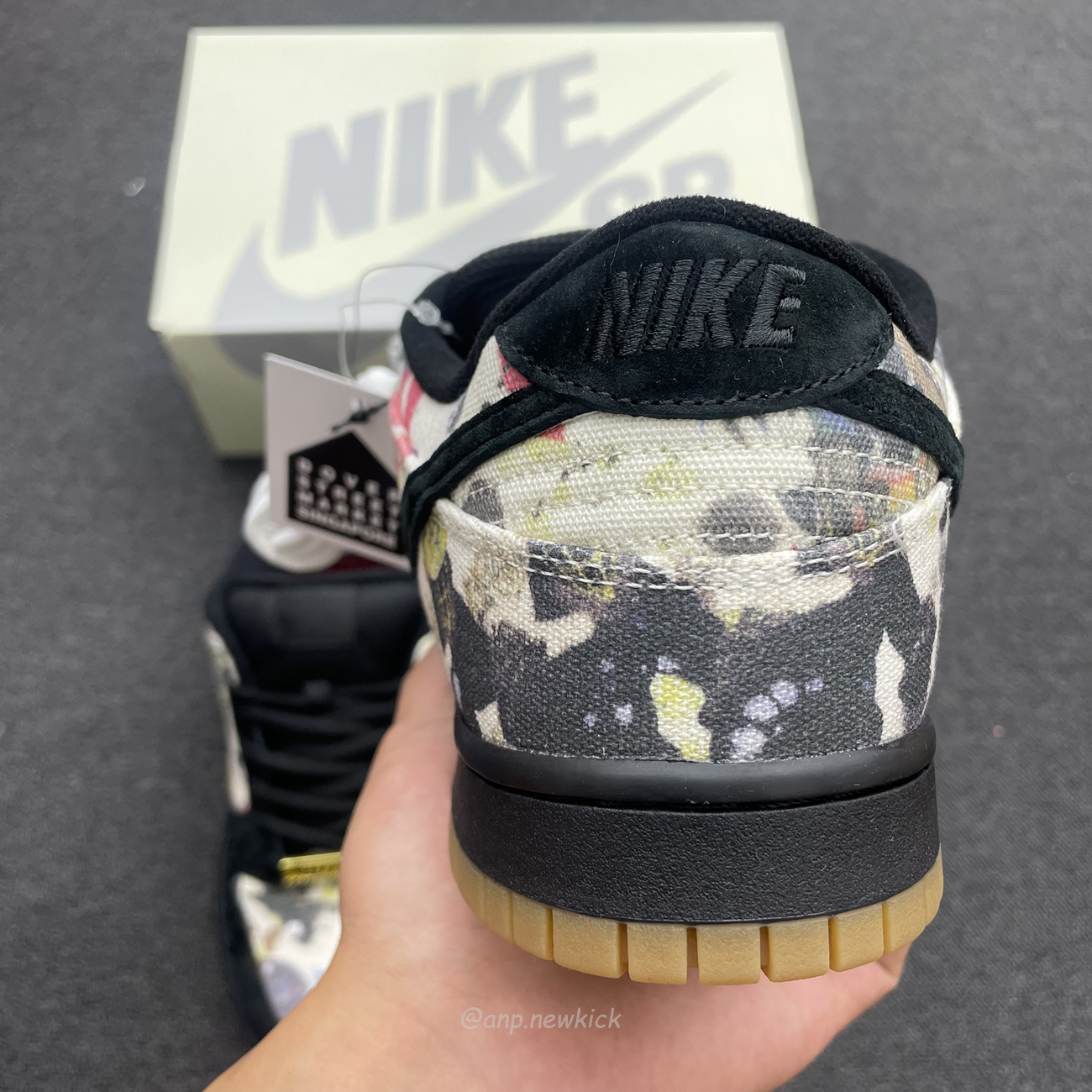 Nike Sb Dunk Low Supreme Rammellzee Fd8778 001 (3) - www.newkick.org