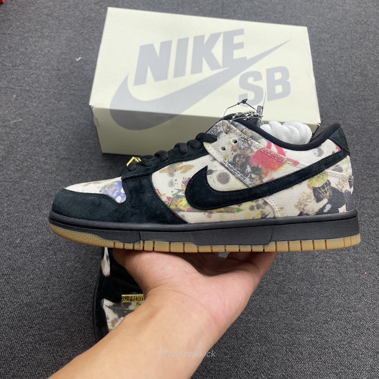 Nike Sb Dunk Low Supreme Rammellzee Fd8778 001 (4) - www.newkick.org