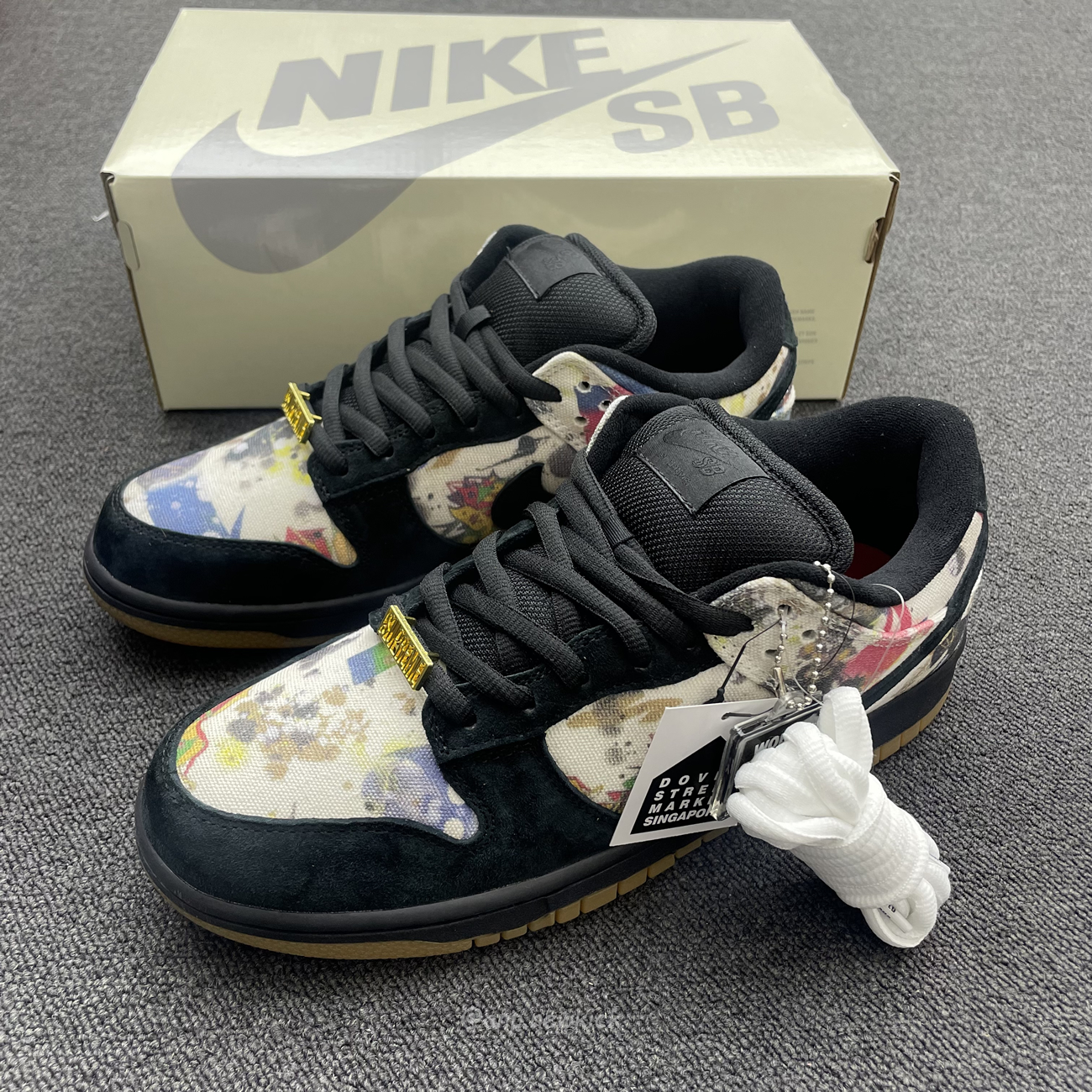 Nike Sb Dunk Low Supreme Rammellzee Fd8778 001 (5) - www.newkick.org