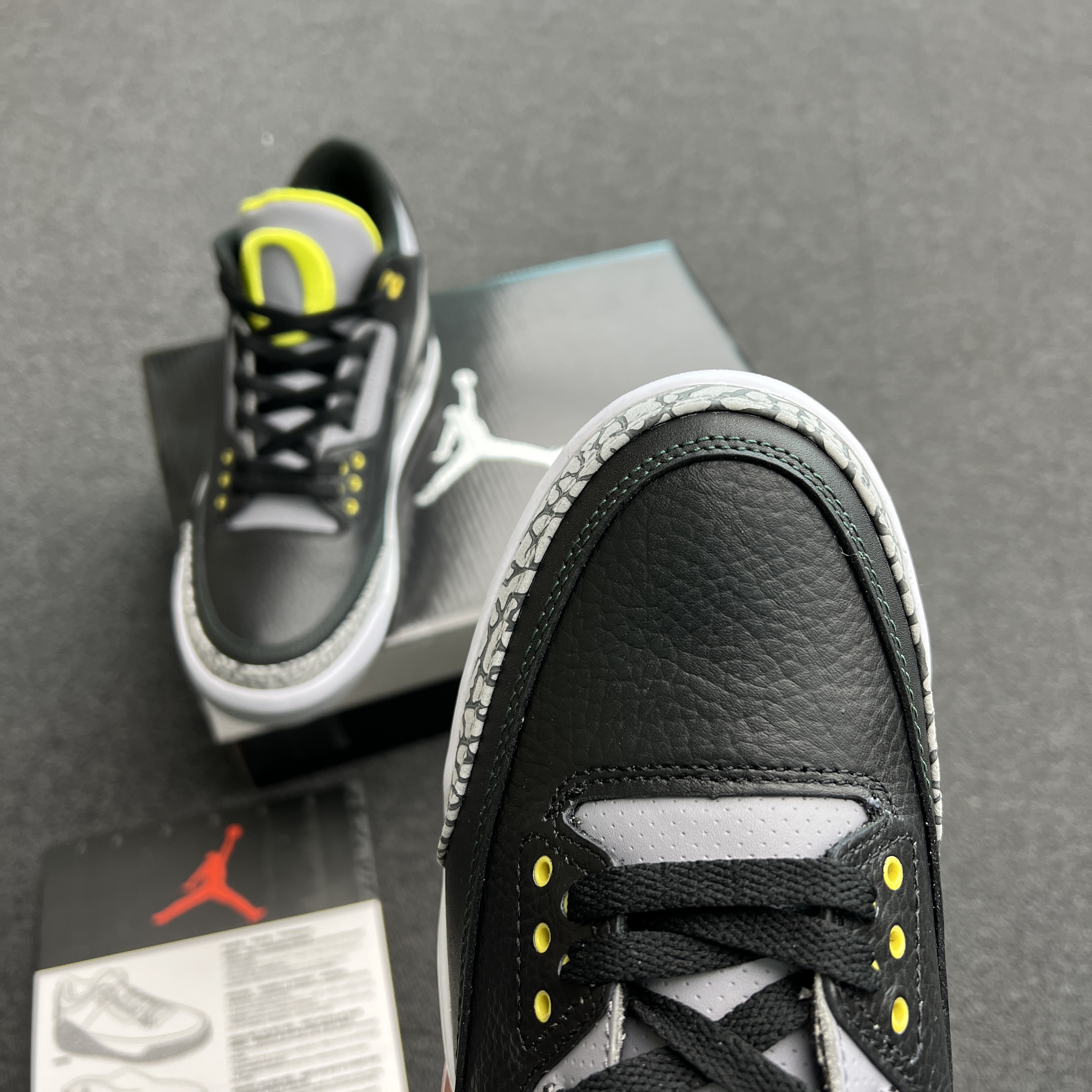 Jordan 3 Retro Oregon Ducks Pit Crew Both Pairs H011 Mnjdls 5 (1) - www.newkick.org