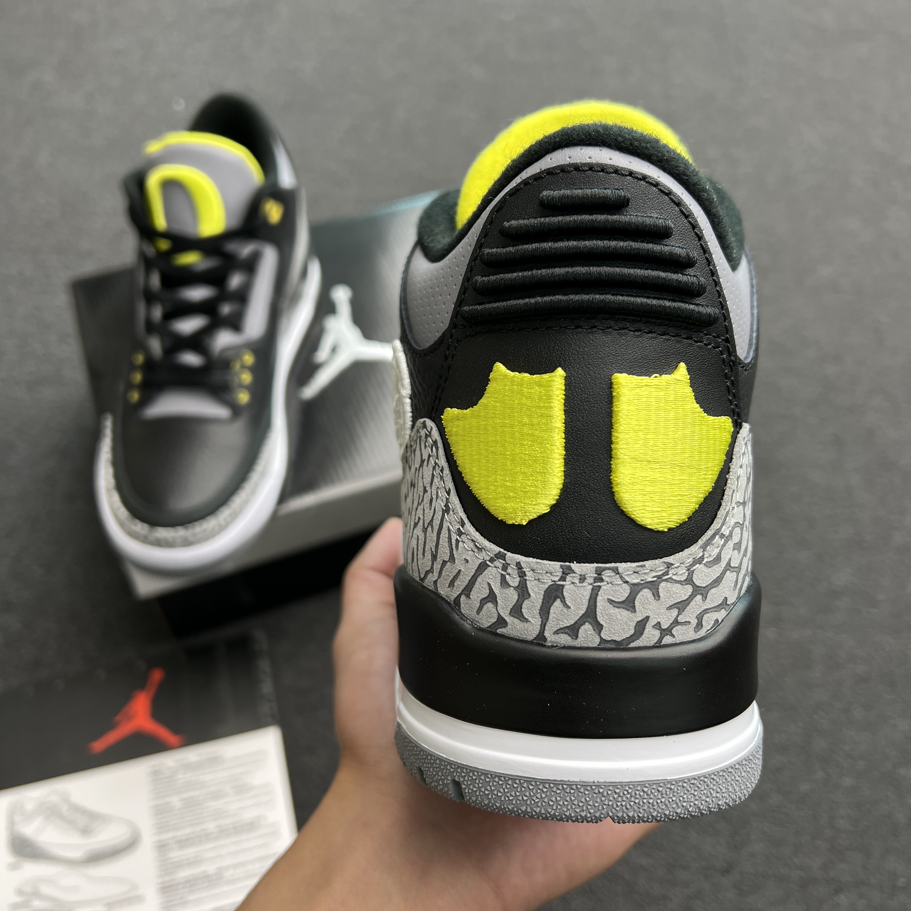 Jordan 3 Retro Oregon Ducks Pit Crew Both Pairs H011 Mnjdls 5 (7) - www.newkick.org