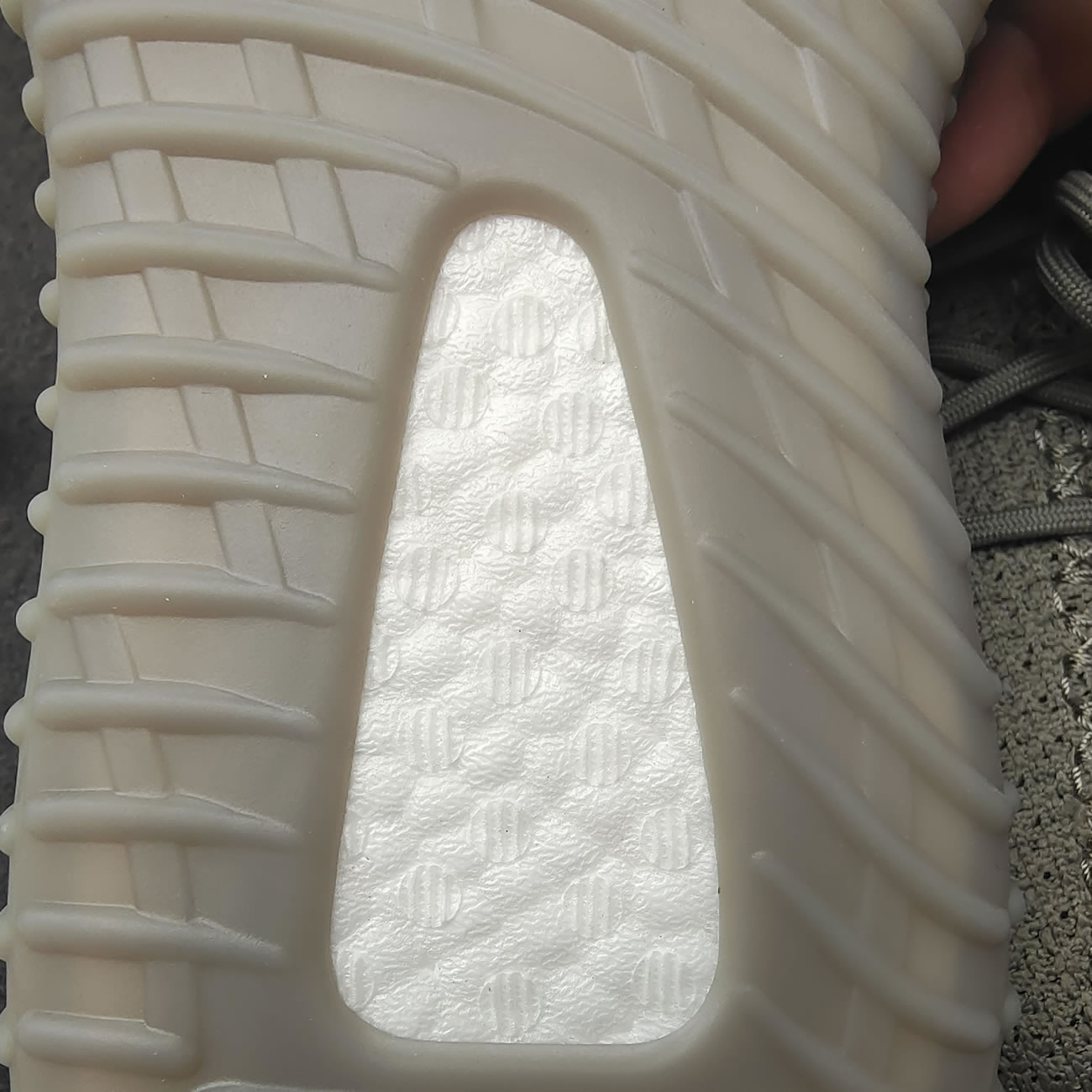 Adidas Yeezy Boost 350 V2 Granite Hq2059 (2) - www.newkick.org Adidas Yeezy Boost 350 V2 Granite Hq2059 (2) - www.newkick.org