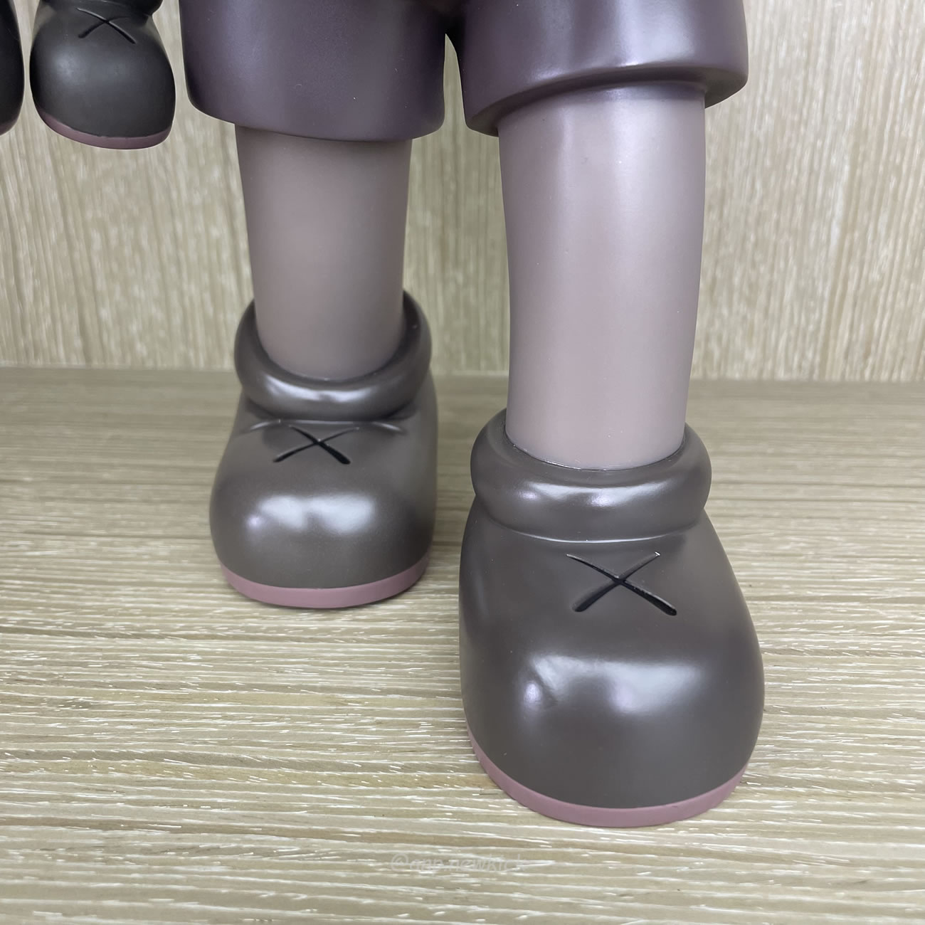 Kaws Clean Slate Figure (3) - www.newkick.org