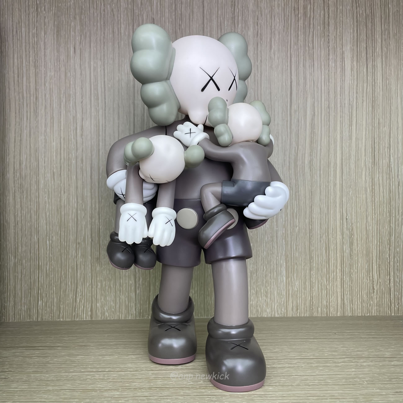 Kaws Clean Slate Figure (4) - www.newkick.org
