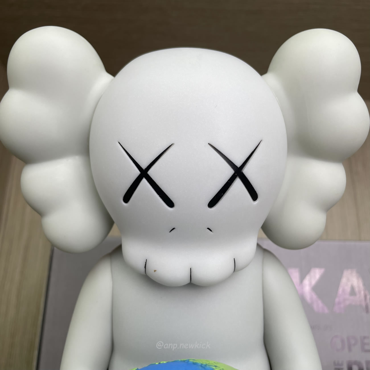Kaws The Promise Grey Figure (6) - www.newkick.org Kaws The Promise Grey Figure (6) - www.newkick.org