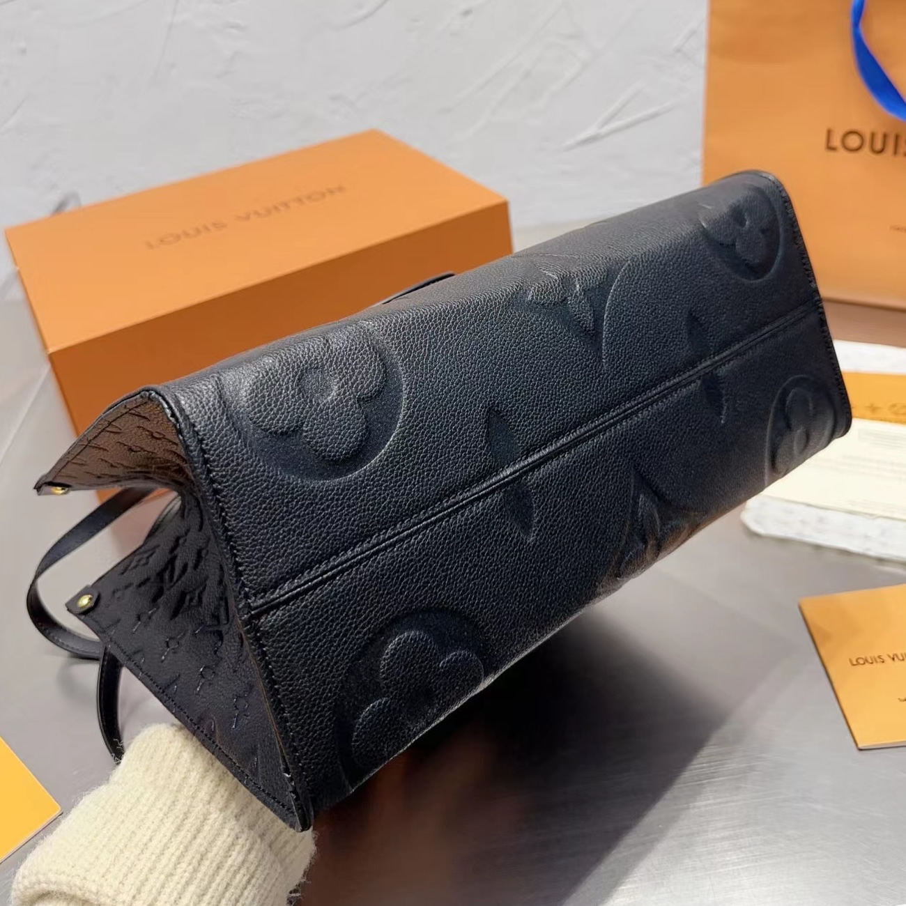 Louis Vuitton Onthego Empreinte M L Black M45595 (39) - www.newkick.org
