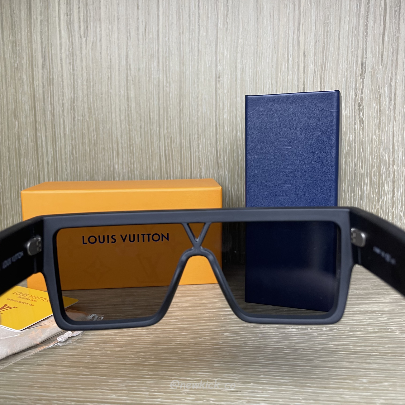 Louis Vuitton Lv Waimea Sunglasses (4) - www.newkick.org