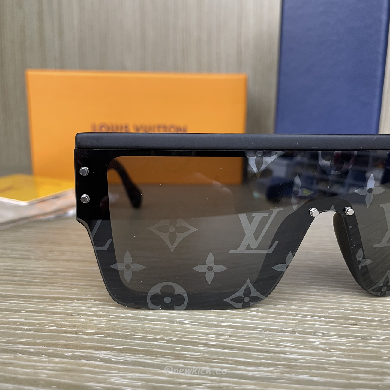 Louis Vuitton Lv Waimea Sunglasses (6) - www.newkick.org