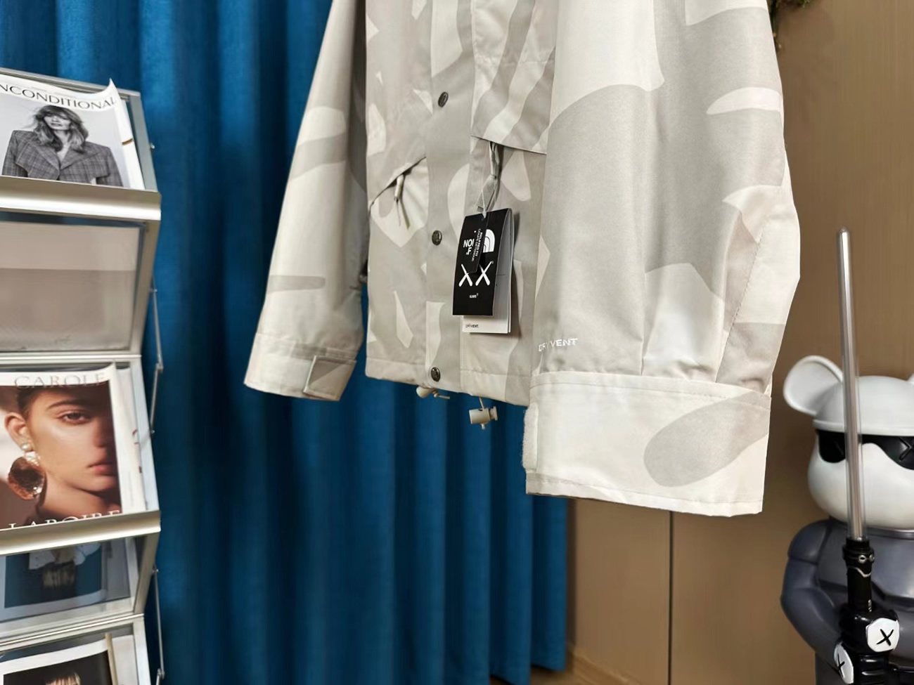 The North Face Xx Kaws Jacket (10) - www.newkick.org