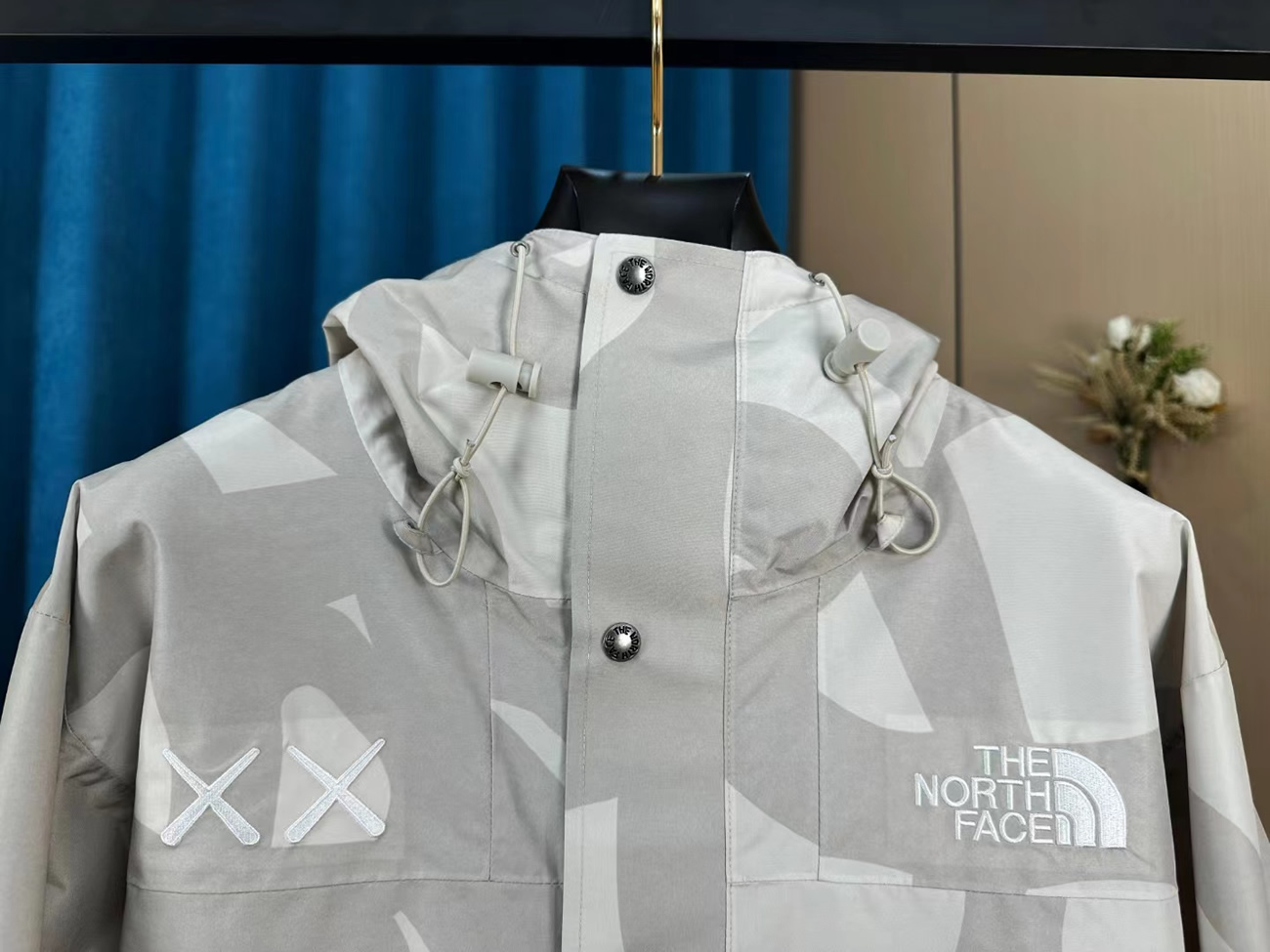 The North Face Xx Kaws Jacket (3) - www.newkick.org