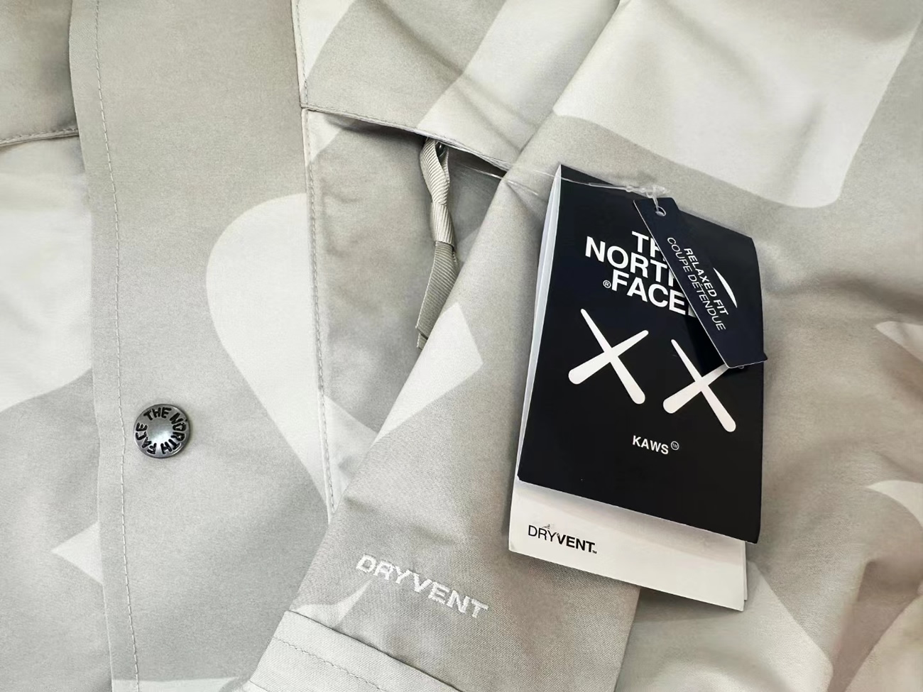 The North Face Xx Kaws Jacket (5) - www.newkick.org