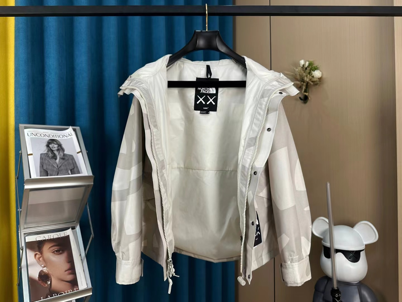 The North Face Xx Kaws Jacket (8) - www.newkick.org