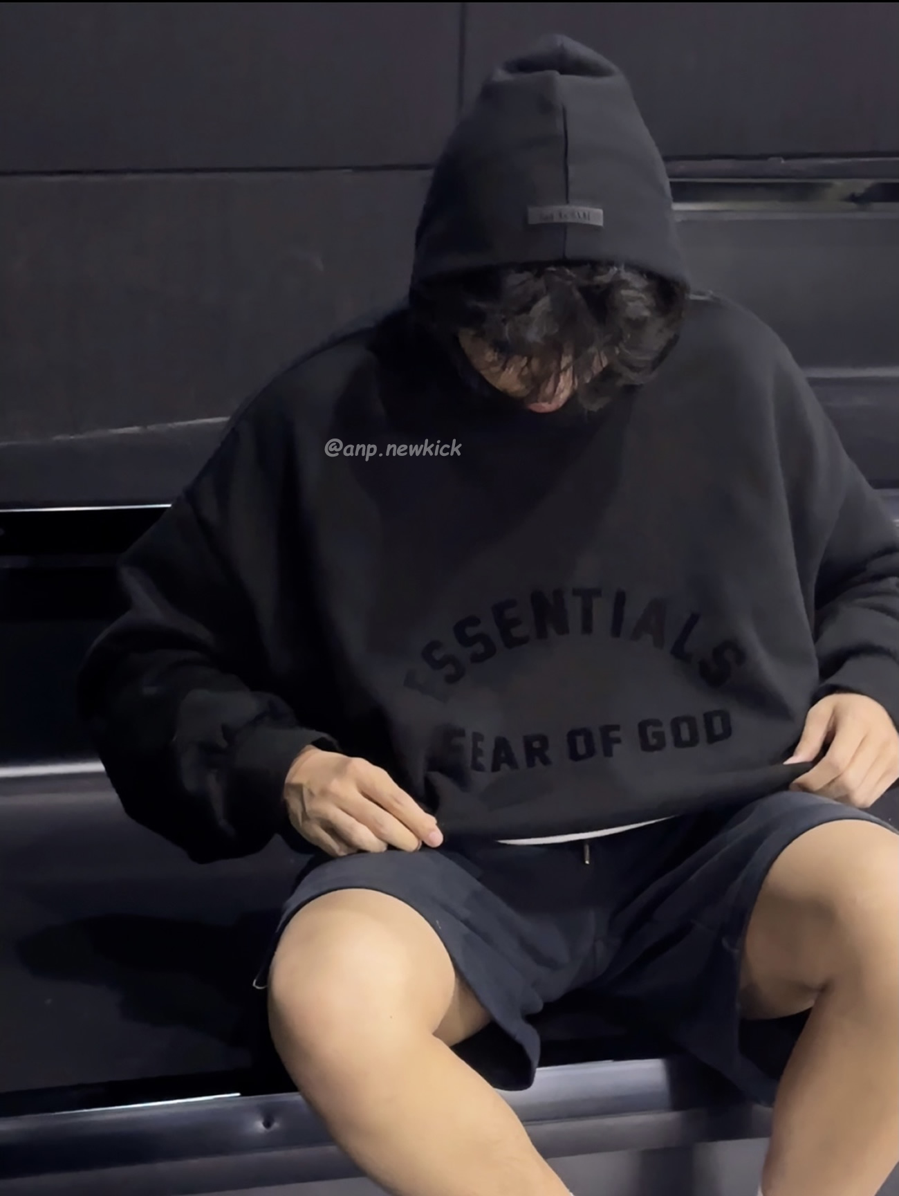Fear Of God Essentials Tee Black (2) - www.newkick.org