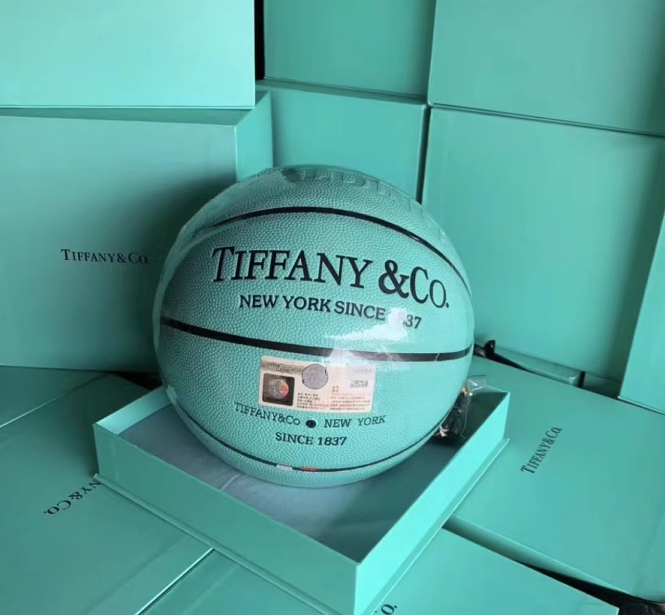 Tiffany X Cat Street X Spalding Basketball Tiffany Blue (2) - www.newkick.org Tiffany X Cat Street X Spalding Basketball Tiffany Blue (2) - www.newkick.org
