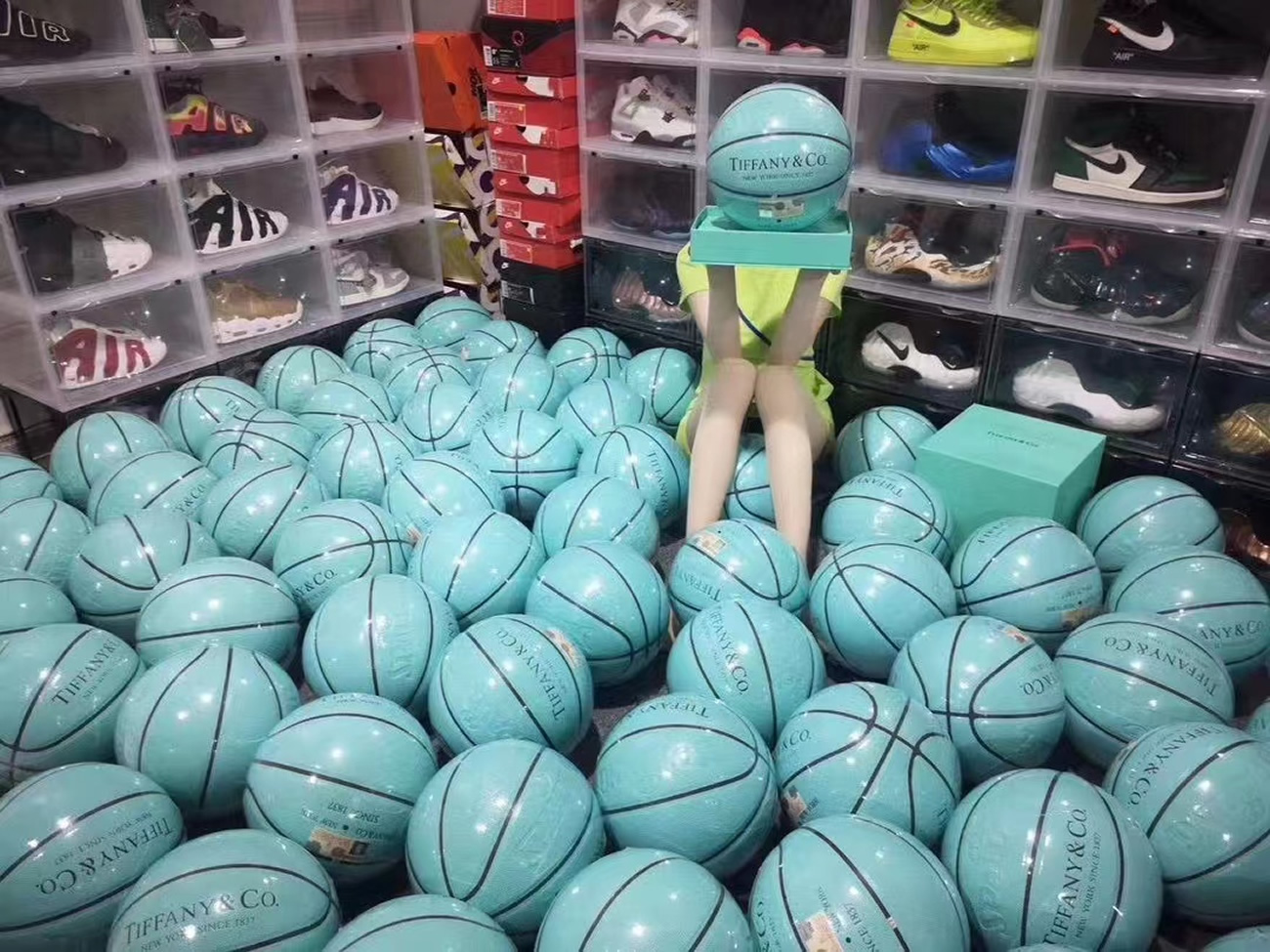 Tiffany X Cat Street X Spalding Basketball Tiffany Blue (6) - www.newkick.org Tiffany X Cat Street X Spalding Basketball Tiffany Blue (6) - www.newkick.org