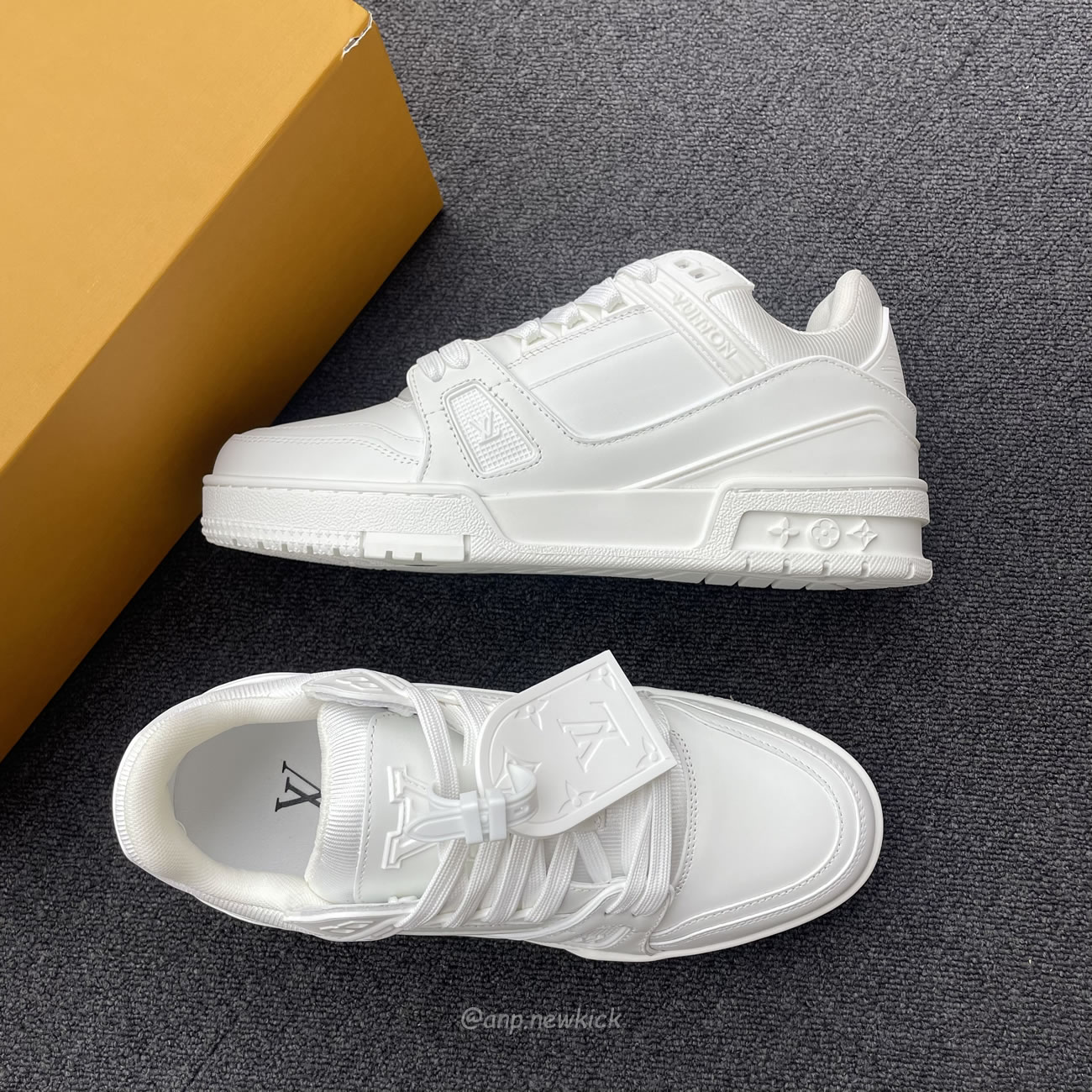 Louis Vuitton Lv Trainer Sneaker White 1a8wav (2) - www.newkick.org