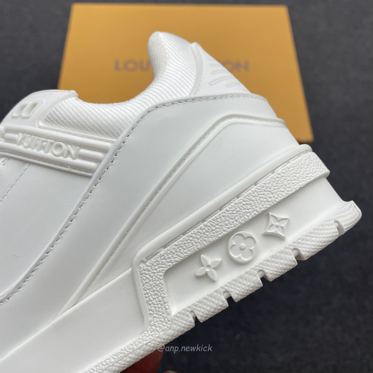 Louis Vuitton Lv Trainer Sneaker White 1a8wav (3) - www.newkick.org