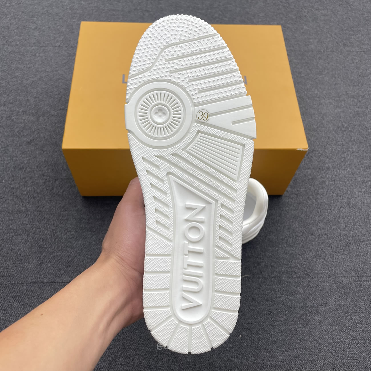 Louis Vuitton Lv Trainer Sneaker White 1a8wav (9) - www.newkick.org