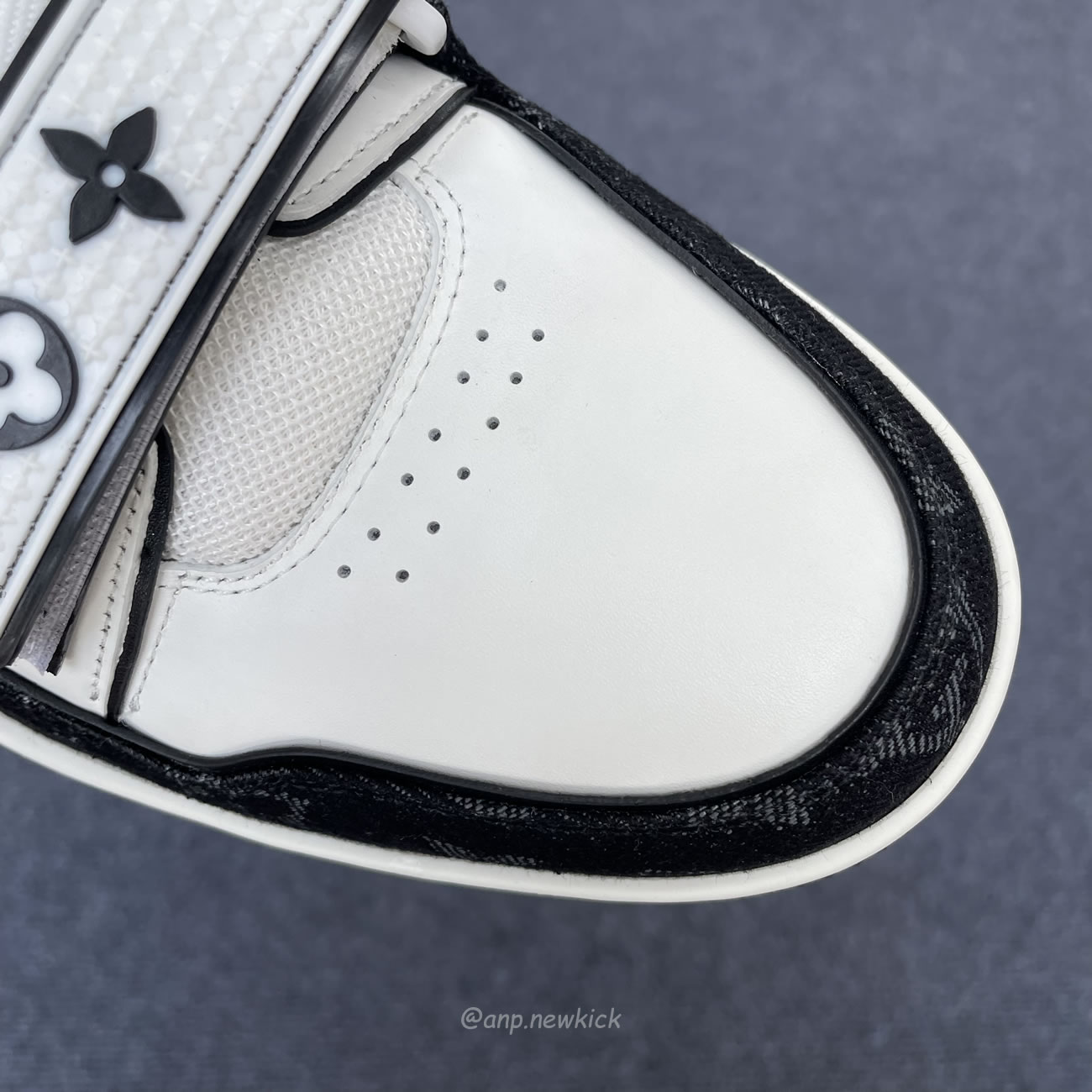 Louis Vuitton Lv Trainer Velcro Strap Monogram Denim Black White 1a9zau (6) - www.newkick.org