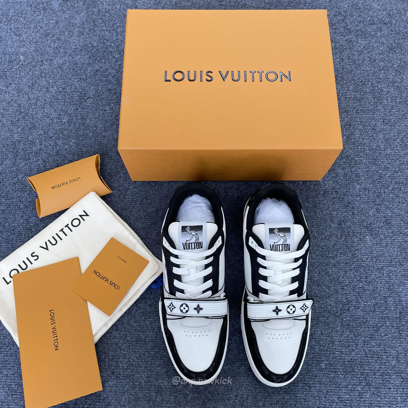 Louis Vuitton Lv Trainer Velcro Strap Monogram Denim Black White 1a9zau (7) - www.newkick.org