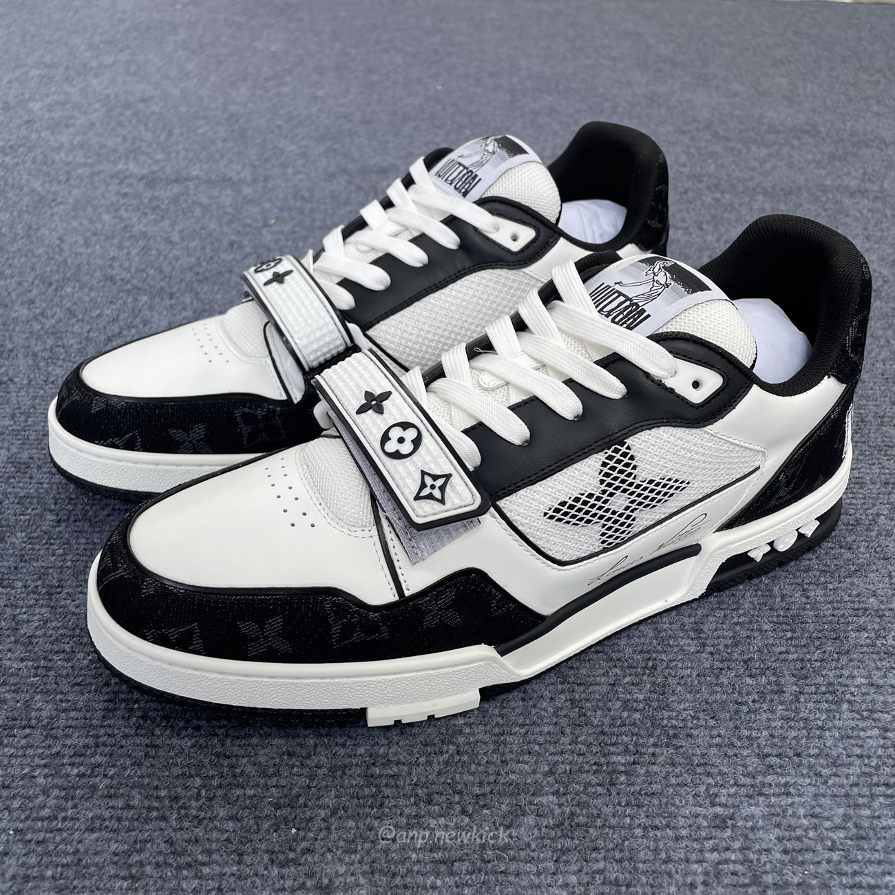 Louis Vuitton Lv Trainer Velcro Strap Monogram Denim Black White 1a9zau (9) - www.newkick.org