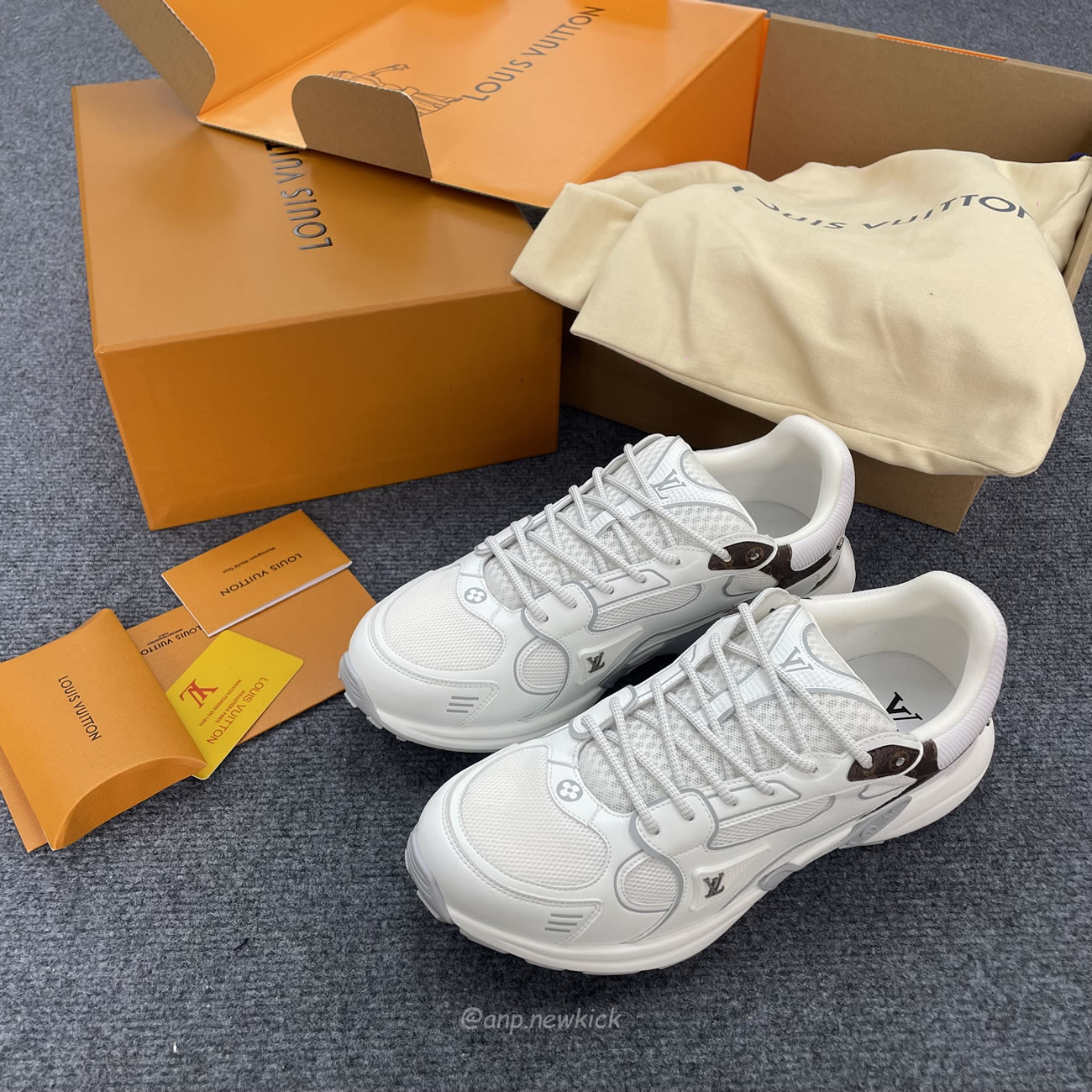 Louis Vuitton Lv Olympia Sneaker Blanc Black Silvery 1ahoht (11) - www.newkick.org