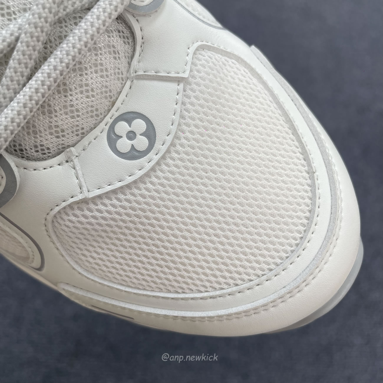 Louis Vuitton Lv Olympia Sneaker Blanc Black Silvery 1ahoht (12) - www.newkick.org