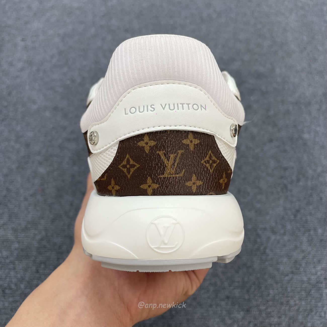 Louis Vuitton Lv Olympia Sneaker Blanc Black Silvery 1ahoht (13) - www.newkick.org