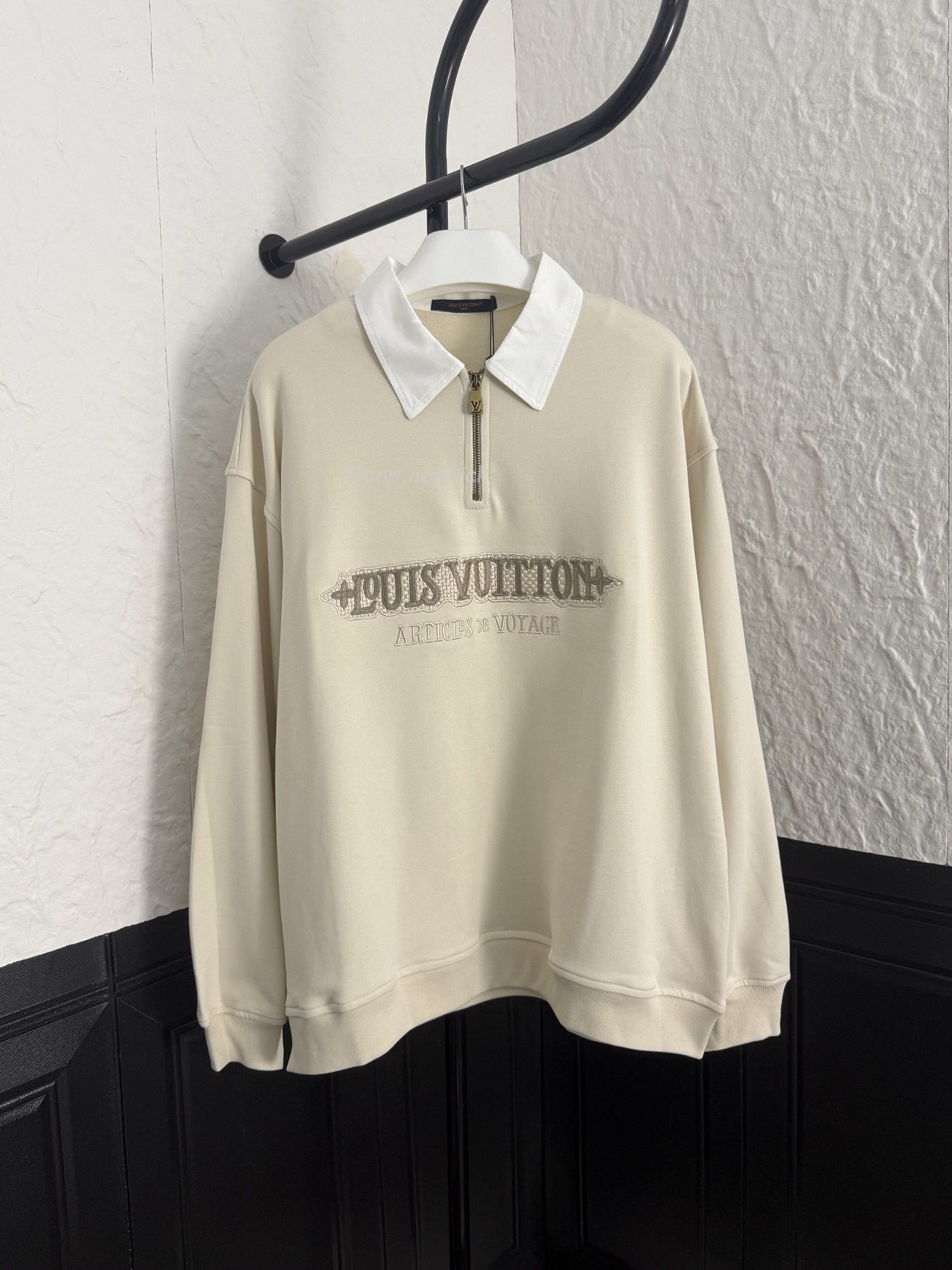 Louis Vuitton Embellished Half Zip Sweatshirt 1ahw30 (2) - www.newkick.org