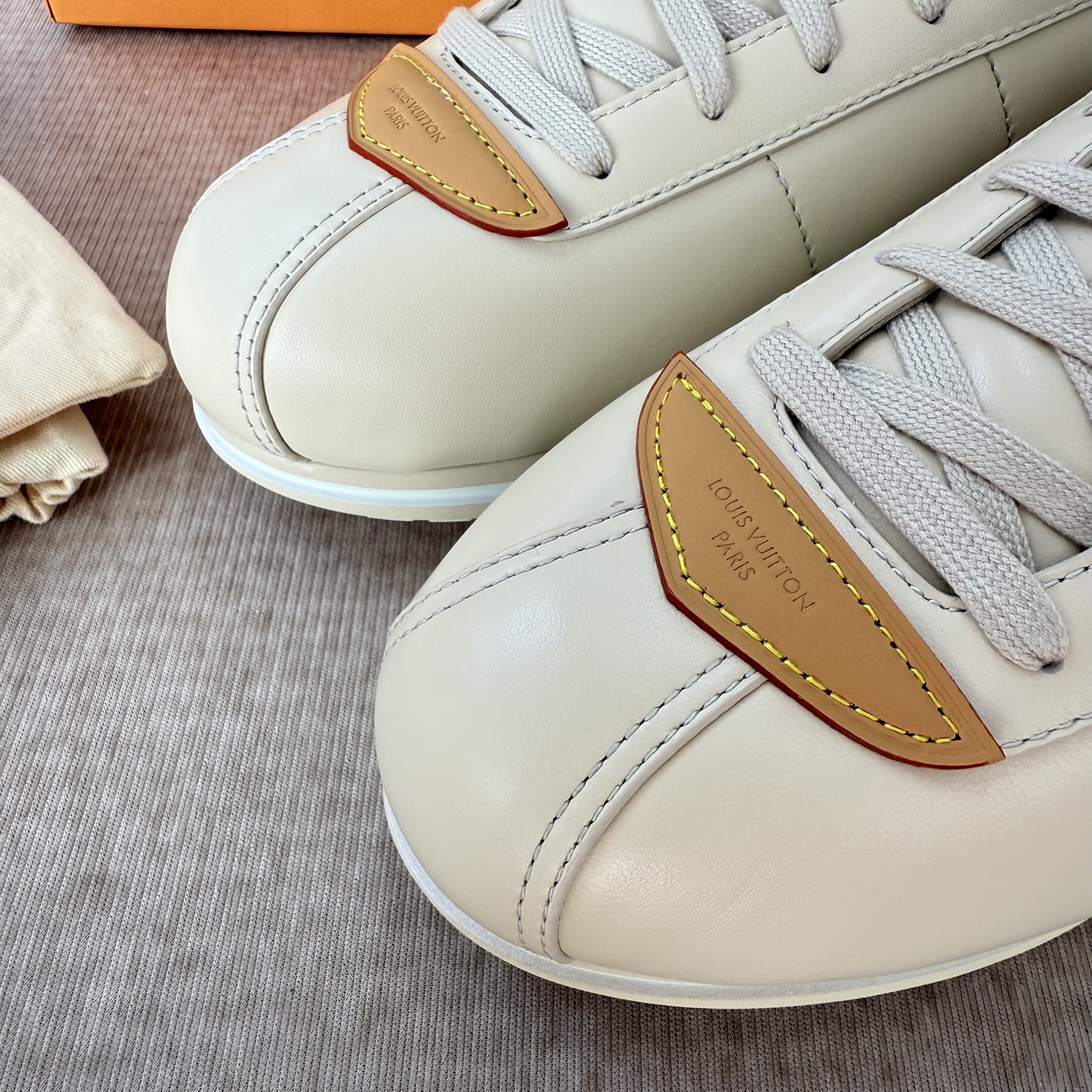 Louis Vuitton Lv Buttersoft Sneaker Beige 1aikj1 (3) - www.newkick.org