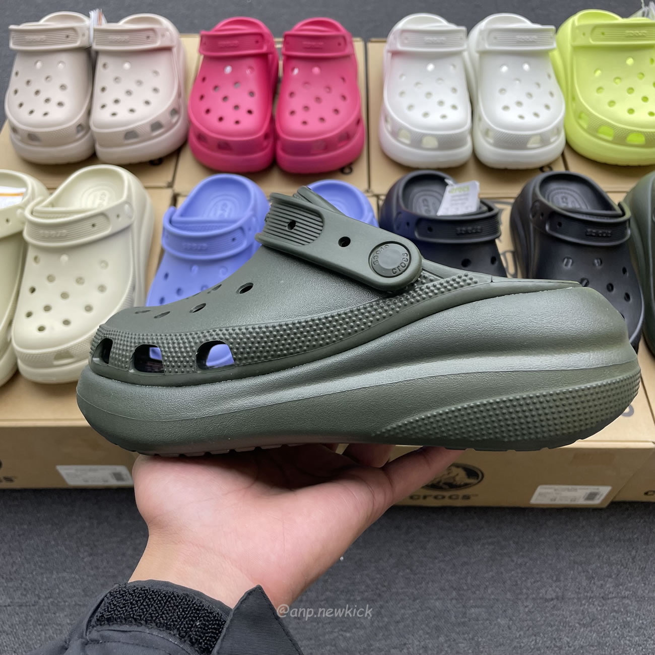 Crocs Classic Crush Clog Bone Multi Black White Green Blue Grey Red Green Dark Green Brown 207521 (13) - www.newkick.org Crocs Classic Crush Clog Bone Multi Black White Green Blue Grey Red Green Dark Green Brown 207521 (13) - www.newkick.org
