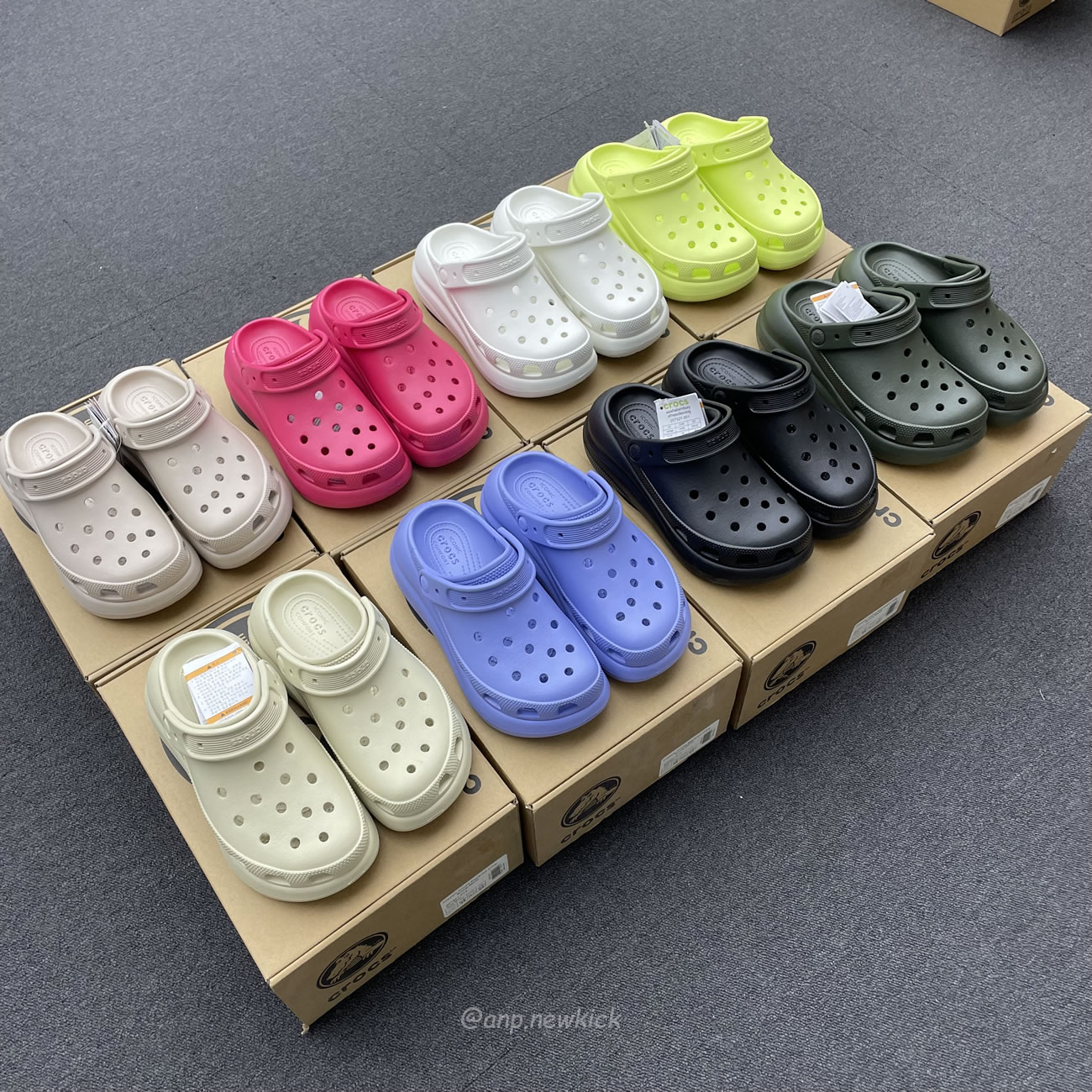 Crocs Classic Crush Clog Bone Multi Black White Green Blue Grey Red Green Dark Green Brown 207521 (2) - www.newkick.org Crocs Classic Crush Clog Bone Multi Black White Green Blue Grey Red Green Dark Green Brown 207521 (2) - www.newkick.org