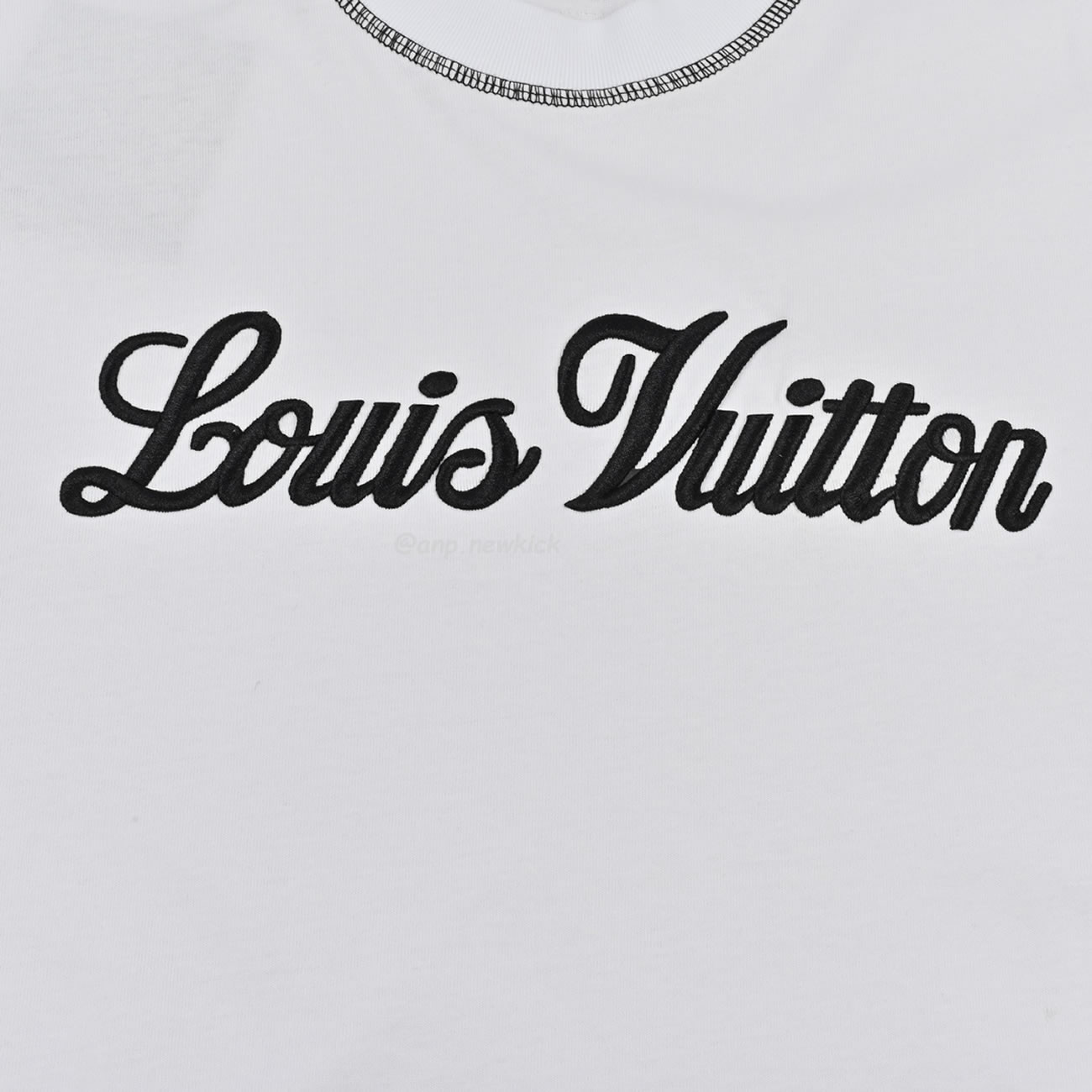 Louis Vuitton 24ss Stitching Cursive Embroidery Letters, Short Sleeves T Shirt (4) - www.newkick.org Louis Vuitton 24ss Stitching Cursive Embroidery Letters, Short Sleeves T Shirt (4) - www.newkick.org