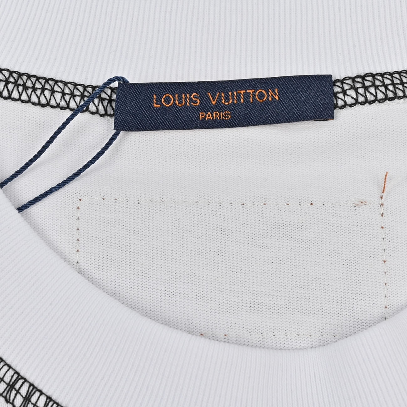 Louis Vuitton 24ss Stitching Cursive Embroidery Letters, Short Sleeves T Shirt (7) - www.newkick.org Louis Vuitton 24ss Stitching Cursive Embroidery Letters, Short Sleeves T Shirt (7) - www.newkick.org