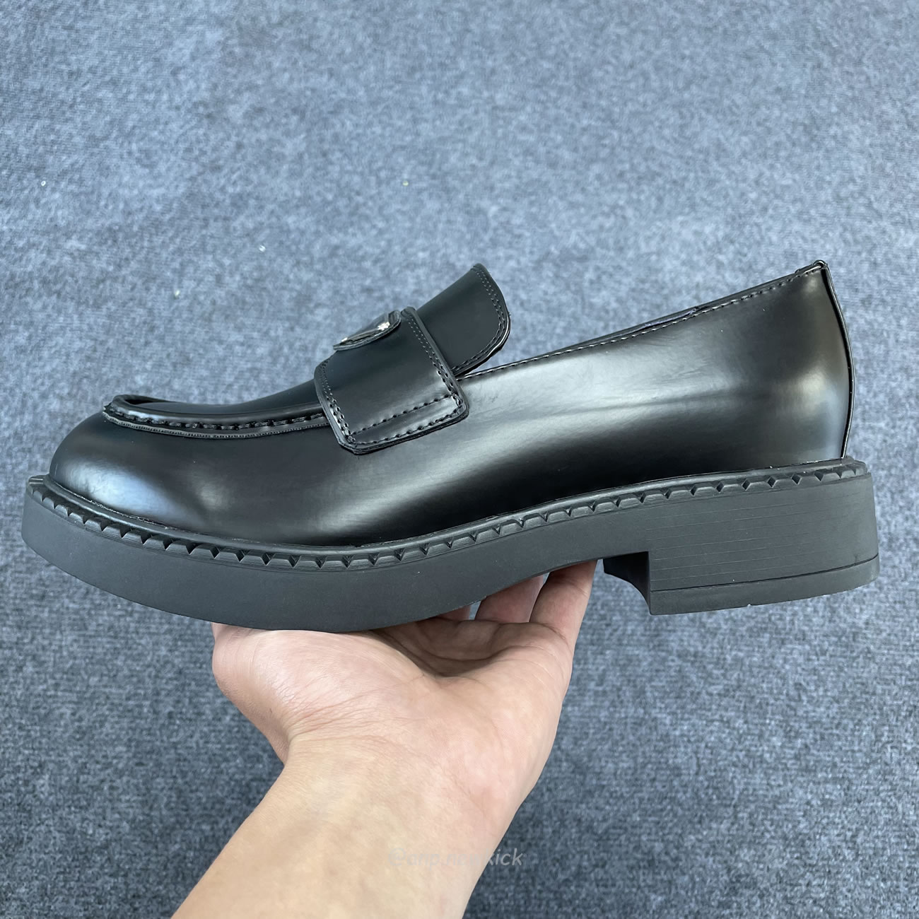 Prada 35mm Loafer Black Brushed Leather 2de127 055 F0002 (2) - www.newkick.org