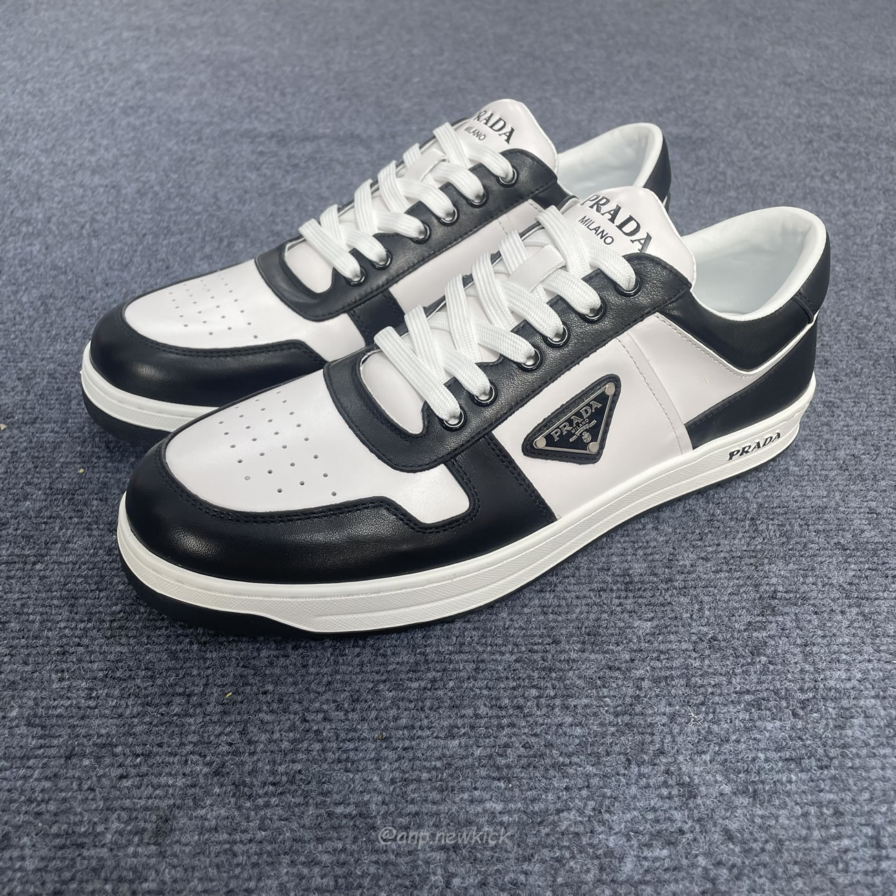 Prada Downtown Low Top Sneakers Leather White Black 2ee364 3lkg F0964 (5) - www.newkick.org