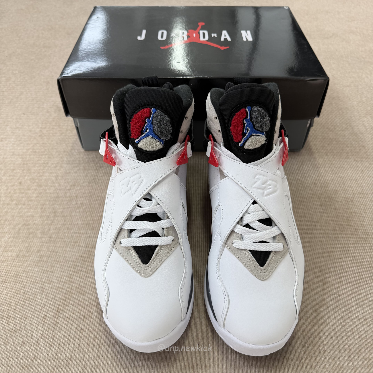 Air Jordan 8 Retro Bugs Bunny 2025 305381 100 (10) - www.newkick.org