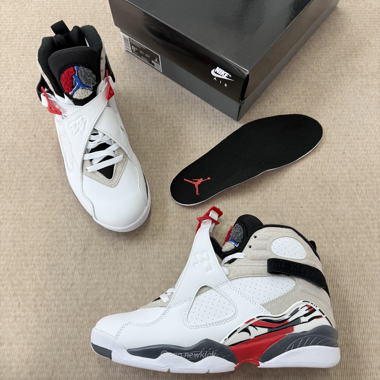 Air Jordan 8 Retro Bugs Bunny 2025 305381 100 (11) - www.newkick.org