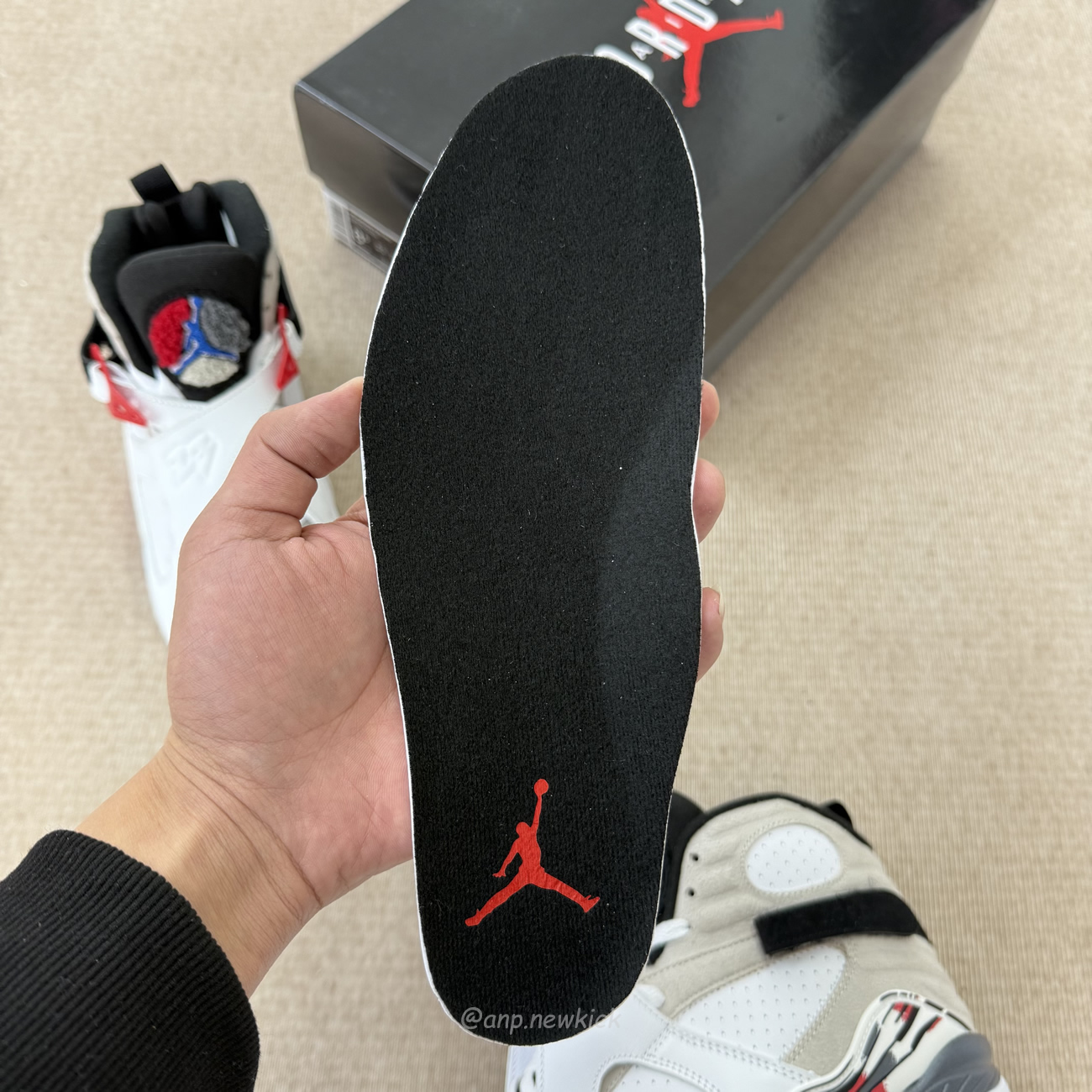 Air Jordan 8 Retro Bugs Bunny 2025 305381 100 (3) - www.newkick.org