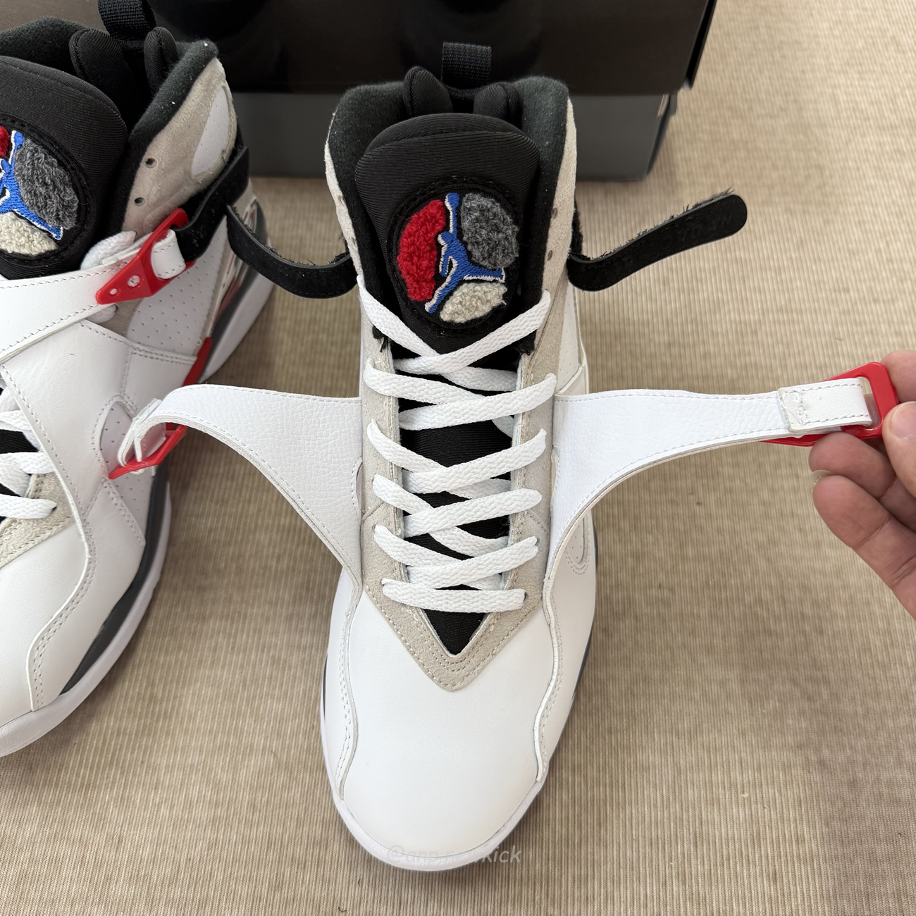 Air Jordan 8 Retro Bugs Bunny 2025 305381 100 (9) - www.newkick.org