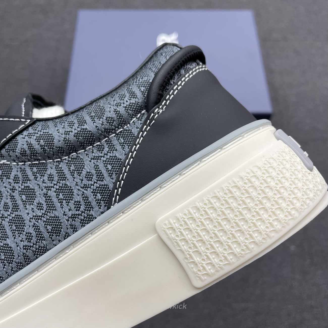 Dior B33 Sneaker Black Smooth Calfskin Oblique Jacquard 3sn303zwn55936 (2) - www.newkick.org Dior B33 Sneaker Black Smooth Calfskin Oblique Jacquard 3sn303zwn55936 (2) - www.newkick.org