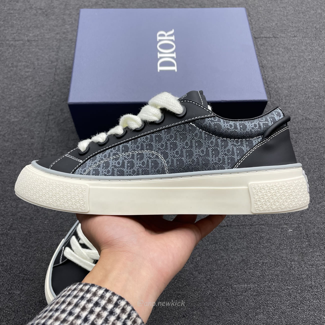 Dior B33 Sneaker Black Smooth Calfskin Oblique Jacquard 3sn303zwn55936 (6) - www.newkick.org Dior B33 Sneaker Black Smooth Calfskin Oblique Jacquard 3sn303zwn55936 (6) - www.newkick.org
